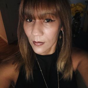 Meet your Posher, Cynthia